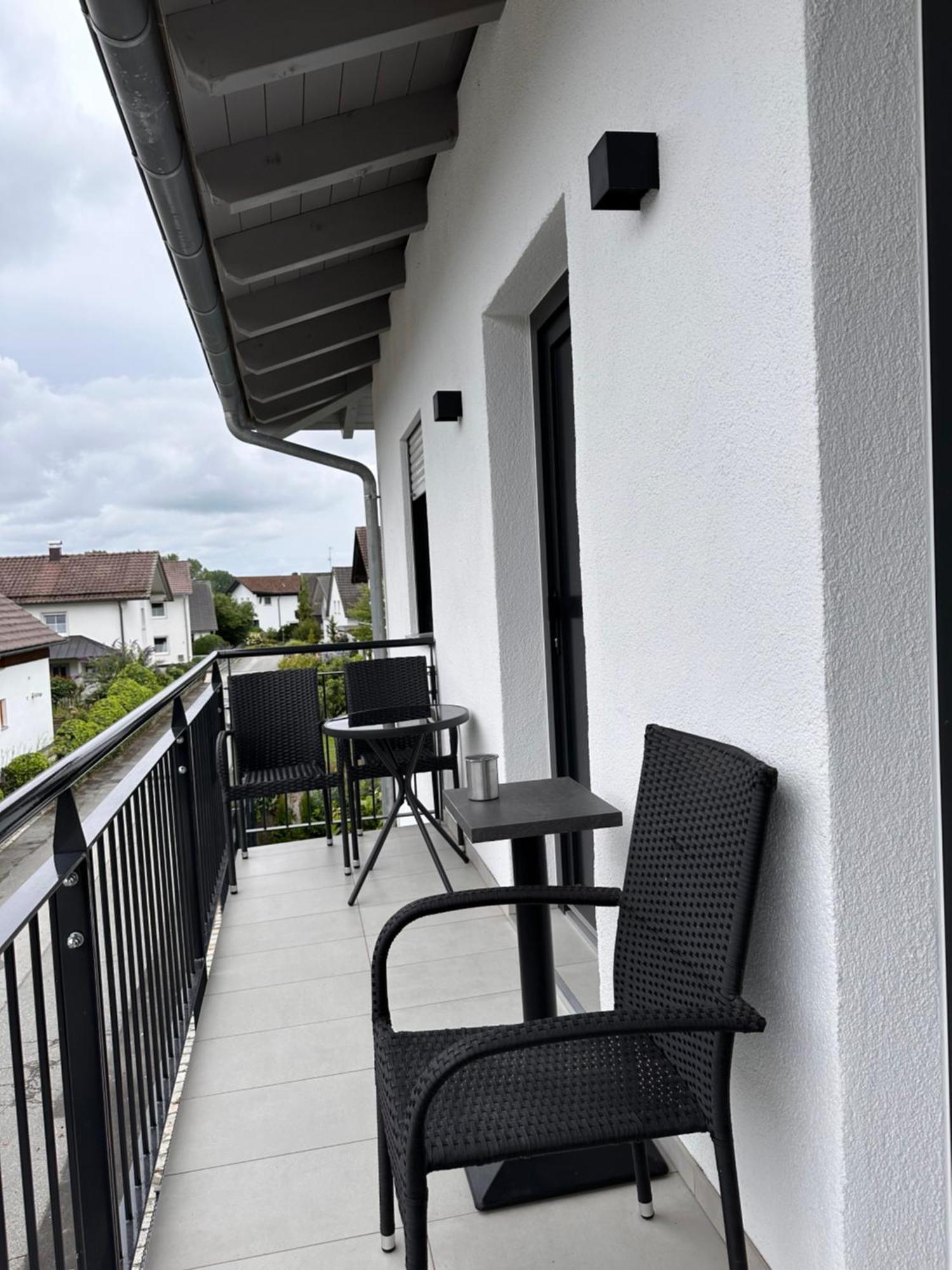 Ferienzimmer Frank, Self-Check-In Nach 21Uhr Niederalteich Buitenkant foto